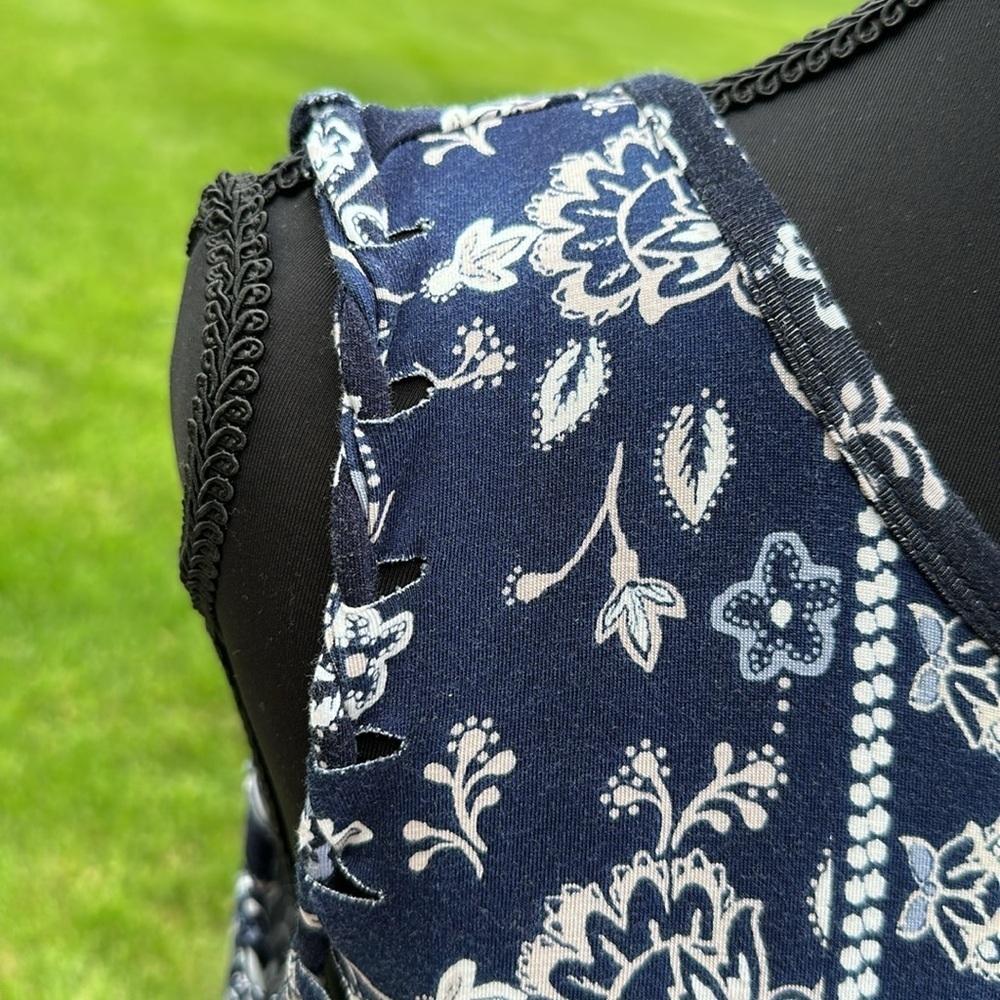 Maurices Navy and White Floral Midi Dress - Picture 4 of 5